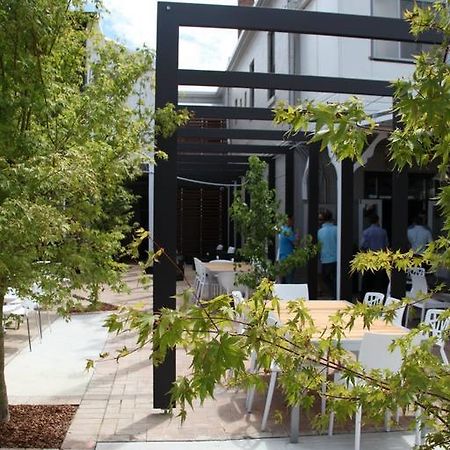 נראברי Crossroads Hotel חדר תמונה