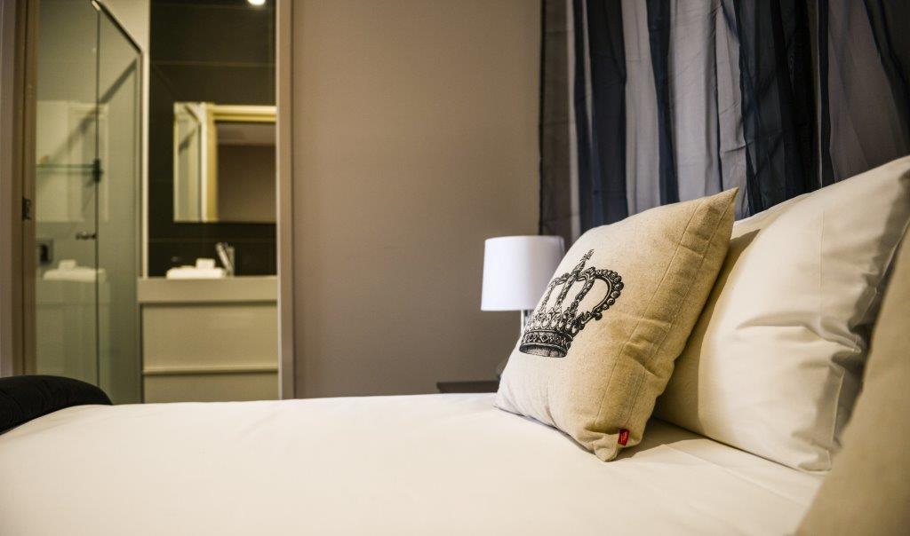 נראברי Crossroads Hotel חדר תמונה