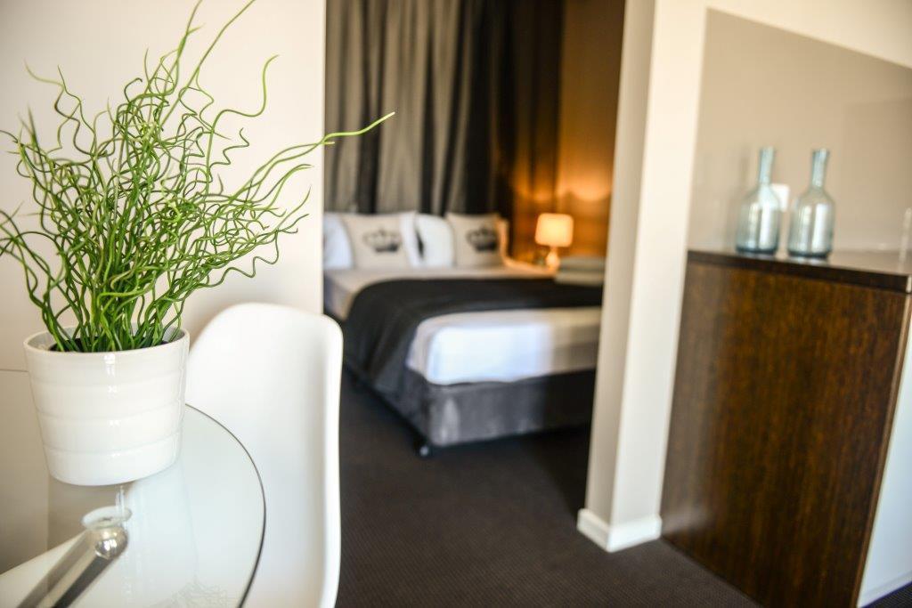 נראברי Crossroads Hotel חדר תמונה